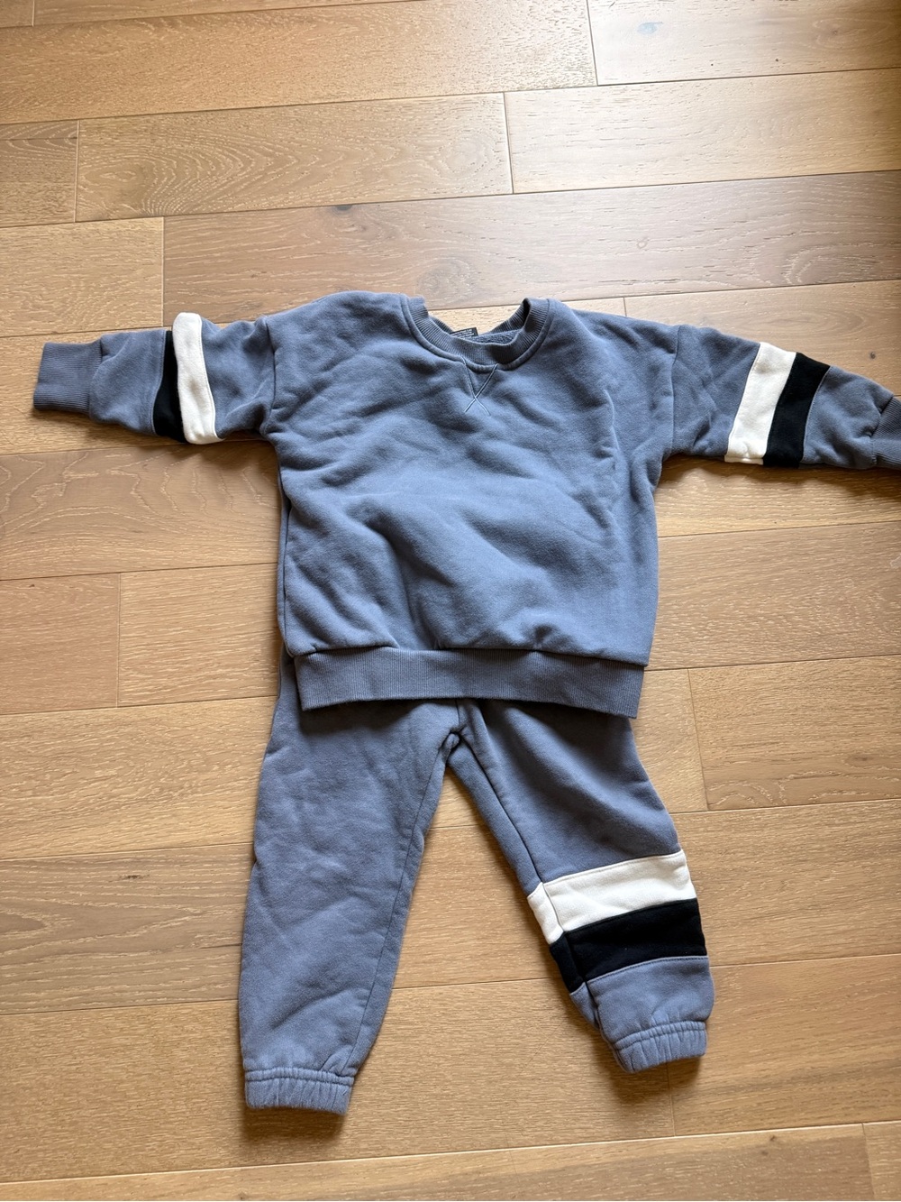 Little Bipsy athletic set